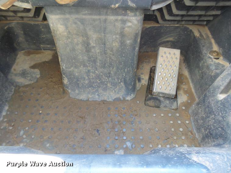 image for item DX9260 2012 John Deere 329D skid steer