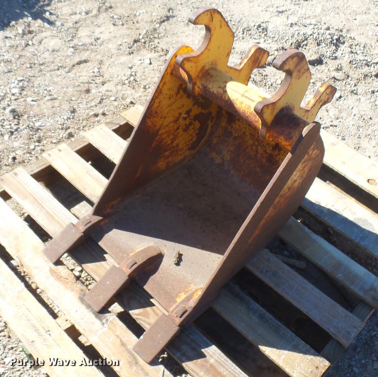 image for item DX9752 Excavator bucket