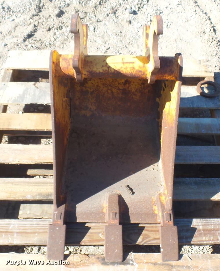 image for item DX9752 Excavator bucket