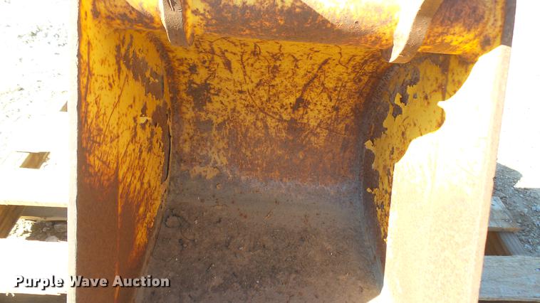 image for item DX9752 Excavator bucket