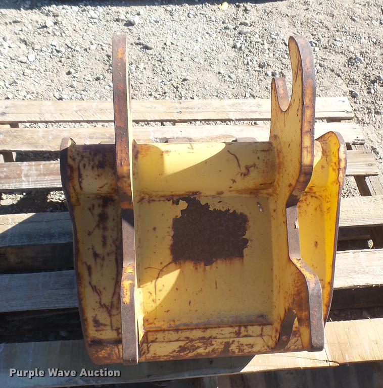image for item DX9752 Excavator bucket