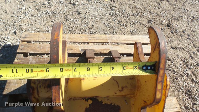 image for item DX9752 Excavator bucket