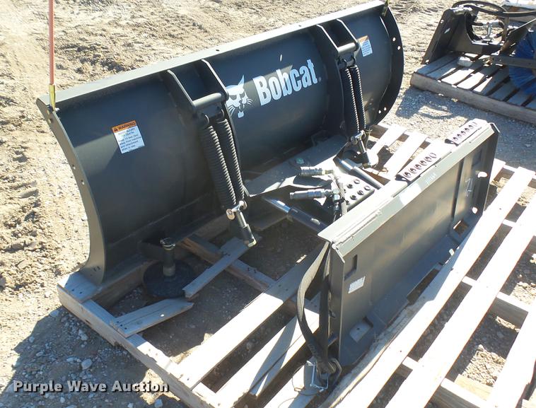 image for item DX9756 2015 Bobcat 72 skid steer snow blade