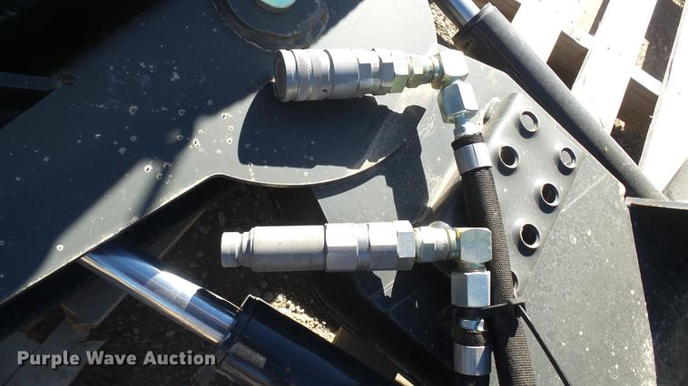 image for item DX9756 2015 Bobcat 72 skid steer snow blade