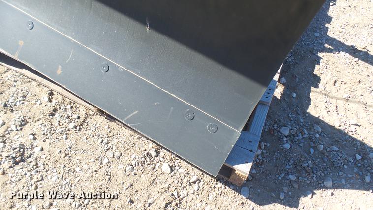 image for item DX9756 2015 Bobcat 72 skid steer snow blade