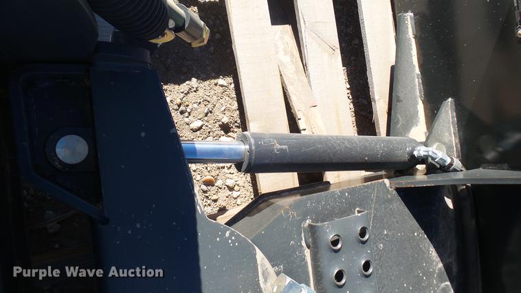 image for item DX9756 2015 Bobcat 72 skid steer snow blade