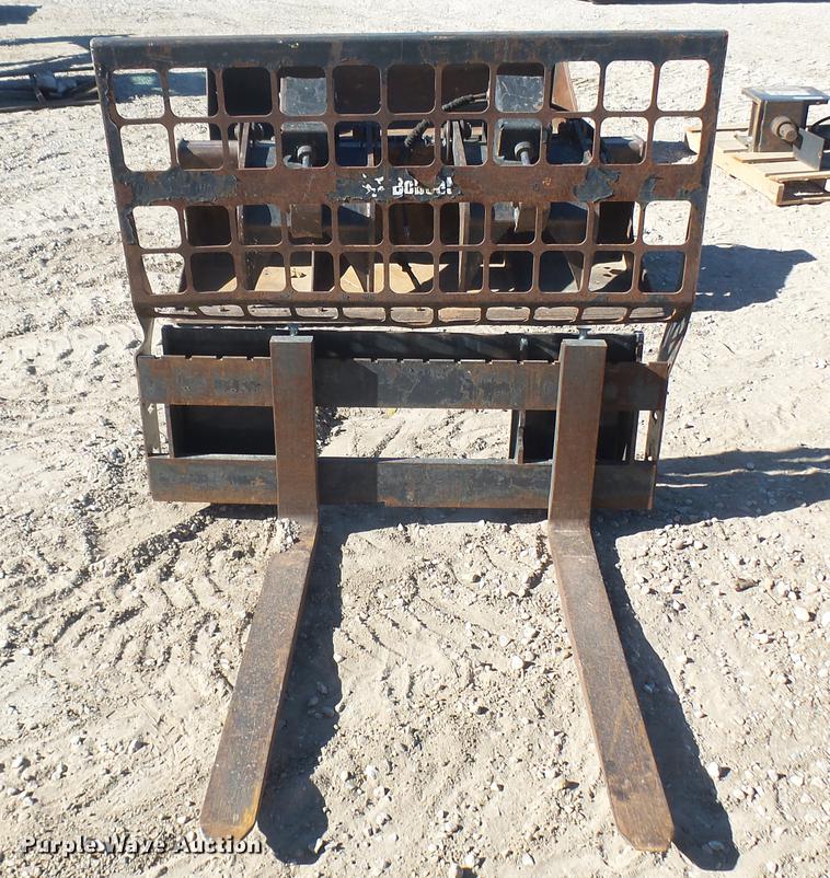 image for item DX9759 Bobcat skid steer pallet forks