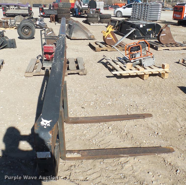 image for item DX9759 Bobcat skid steer pallet forks