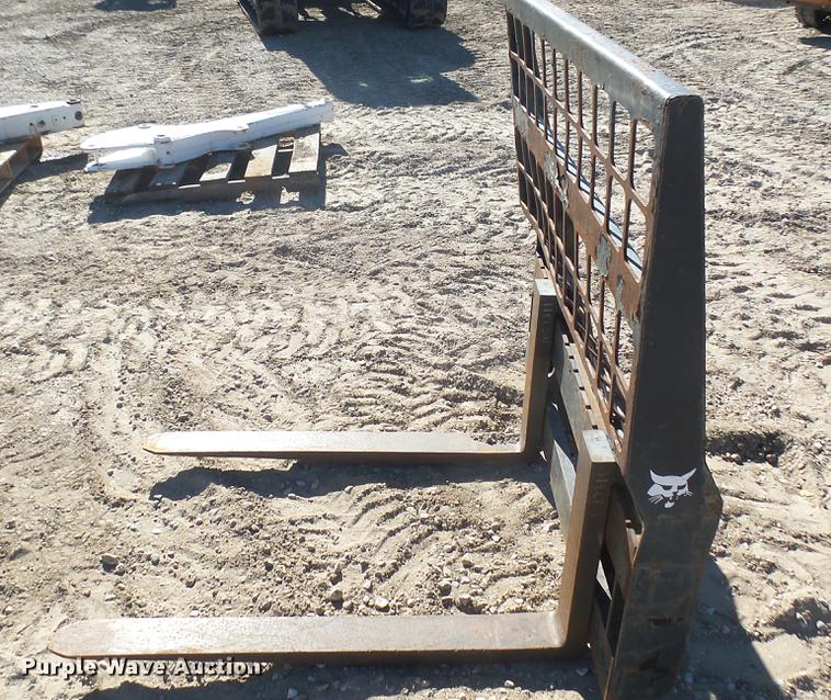 image for item DX9759 Bobcat skid steer pallet forks
