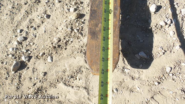 image for item DX9759 Bobcat skid steer pallet forks