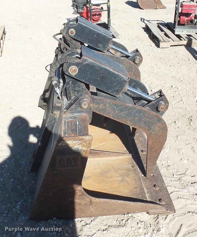 image for item DX9760 Caterpillar skid steer grapple bucket