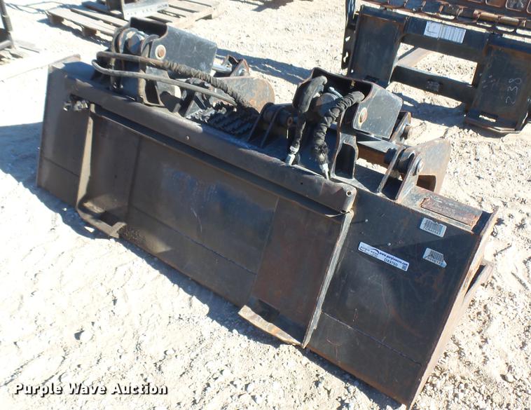 image for item DX9760 Caterpillar skid steer grapple bucket