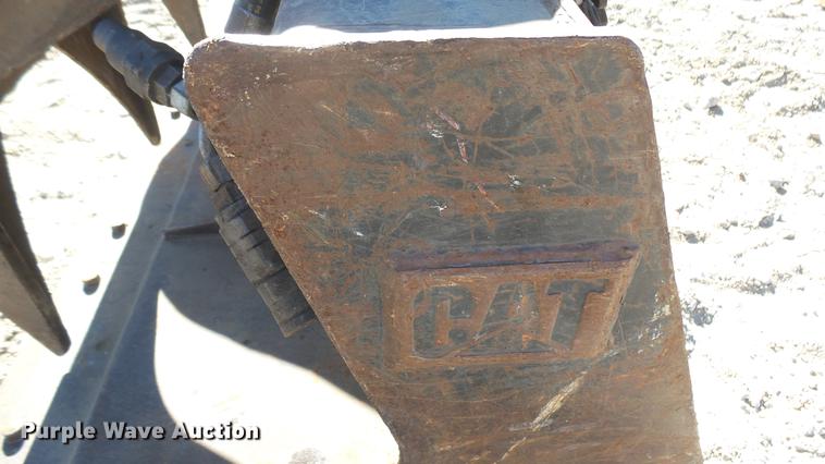 image for item DX9760 Caterpillar skid steer grapple bucket