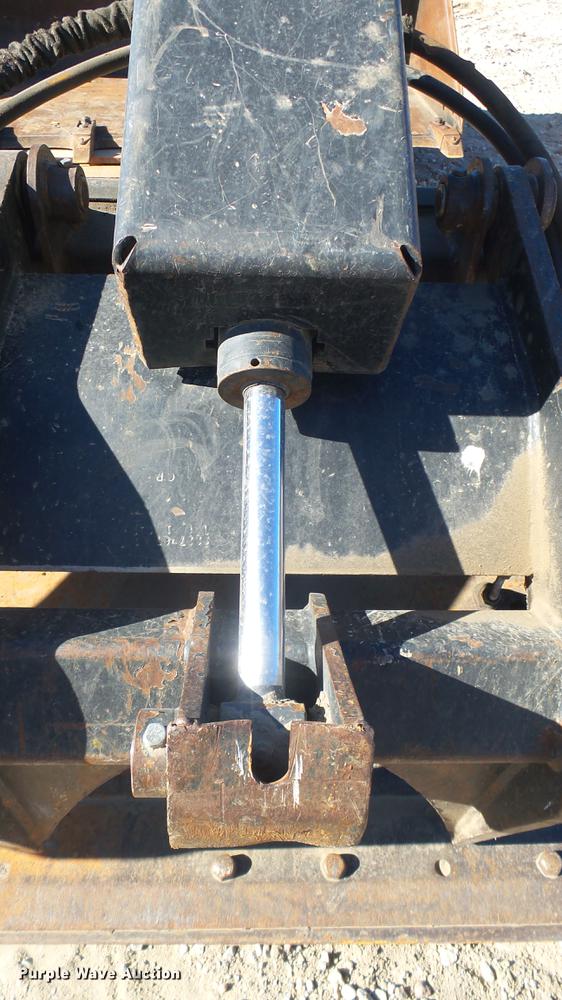 image for item DX9760 Caterpillar skid steer grapple bucket