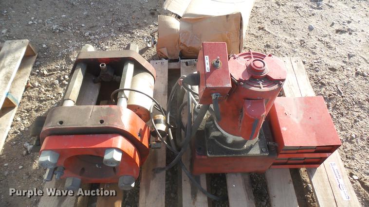 image for item DX9868 FMC hose crimping machine