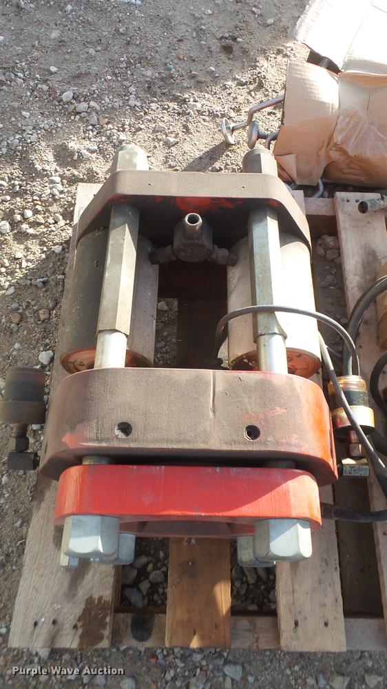 image for item DX9868 FMC hose crimping machine