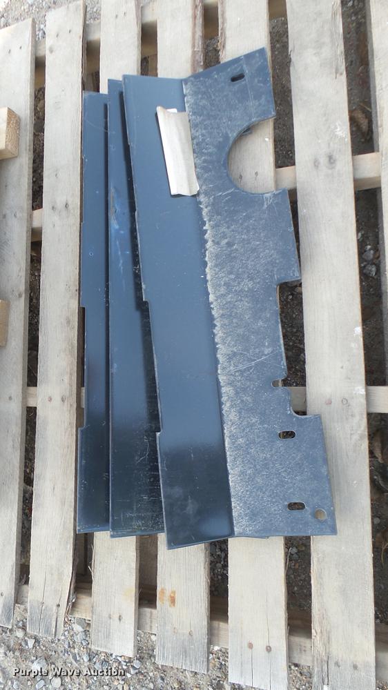 image for item DX9870 Bobcat counterweight