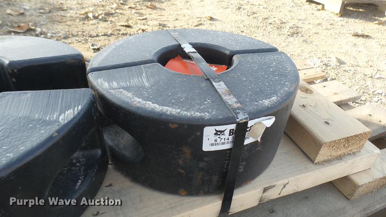 image for item DX9870 Bobcat counterweight