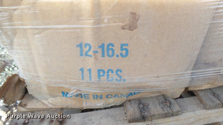 image for item DX9871 (77) SolidBoss 12-16.5 Altrakka III Bobcat rubber segments