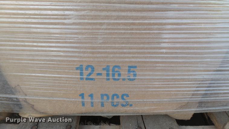 image for item DX9871 (77) SolidBoss 12-16.5 Altrakka III Bobcat rubber segments