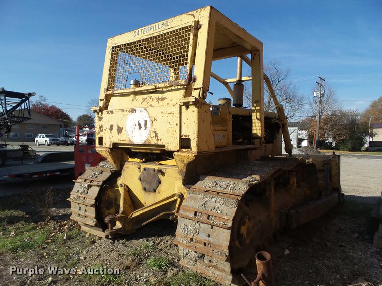image for item DZ9056 1968 Caterpillar D6C dozer
