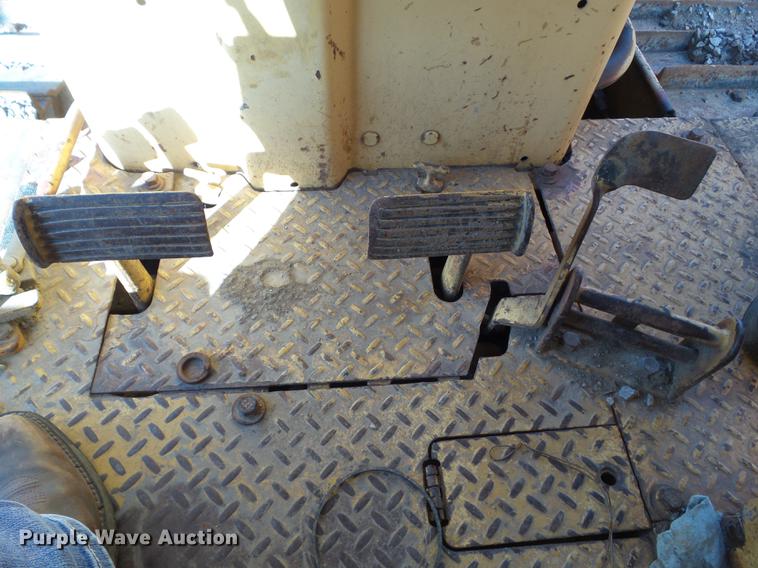 image for item DZ9056 1968 Caterpillar D6C dozer