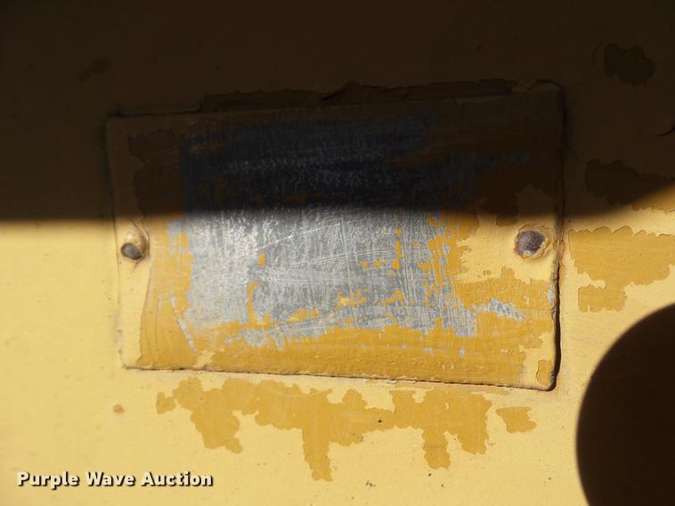 image for item DZ9056 1968 Caterpillar D6C dozer