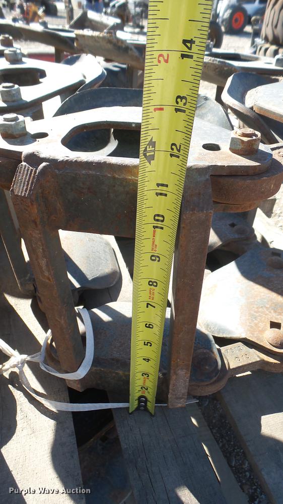 image for item ED9235 8"W skid steer tracks