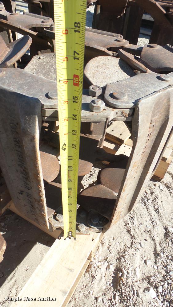 image for item ED9239 Loegering 10"W skid steer tracks