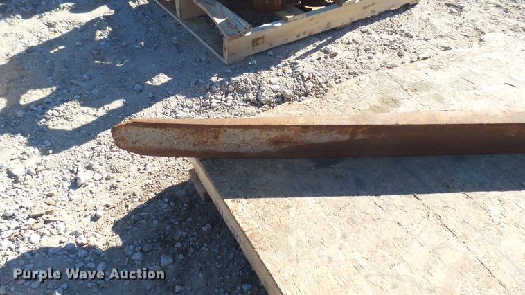 image for item ED9240 48"L x 4"W pallet fork