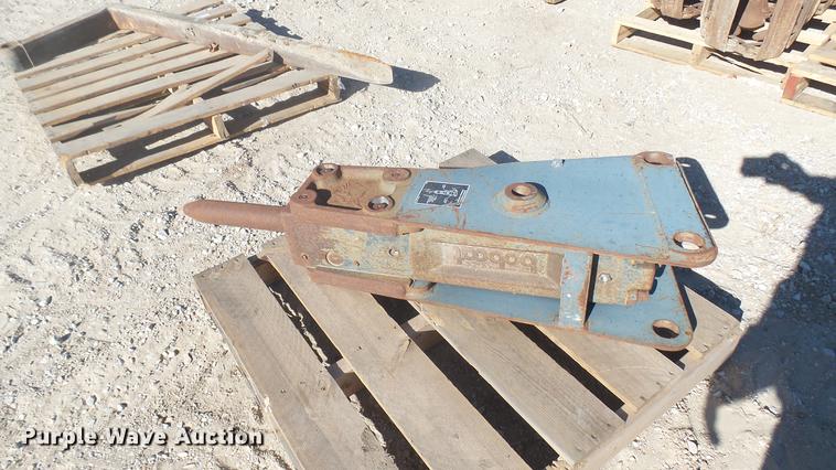 image for item ED9242 Bobcat 2570 breaker