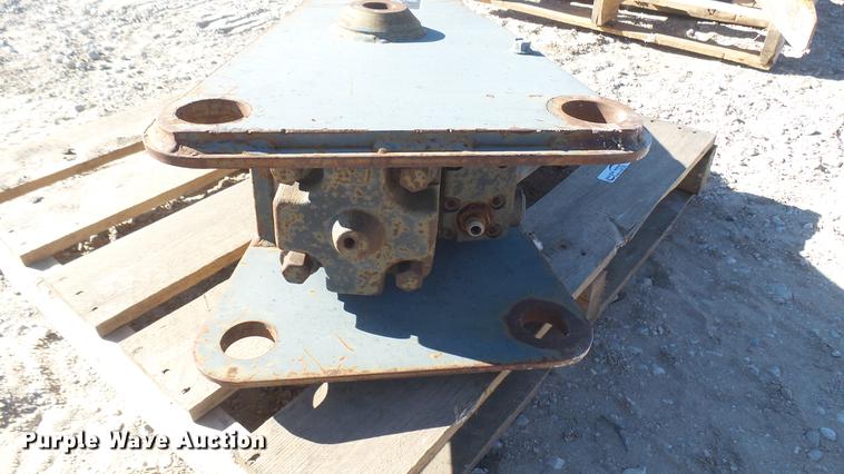 image for item ED9242 Bobcat 2570 breaker