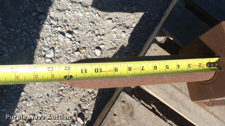 image for item ED9242 Bobcat 2570 breaker