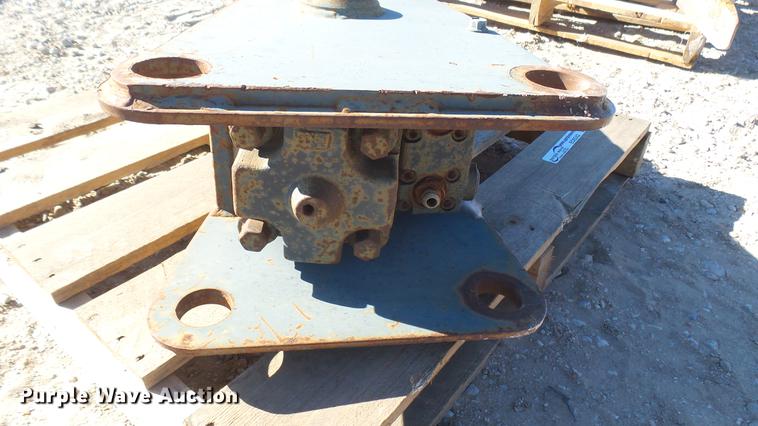 image for item ED9242 Bobcat 2570 breaker