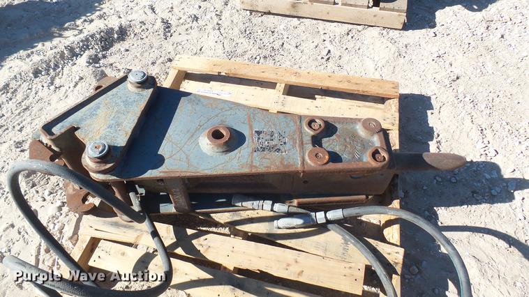 image for item ED9243 Bobcat 2560 breaker