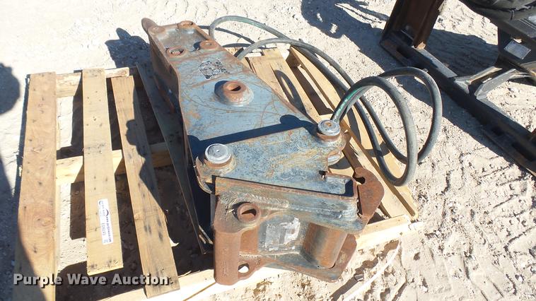 image for item ED9243 Bobcat 2560 breaker