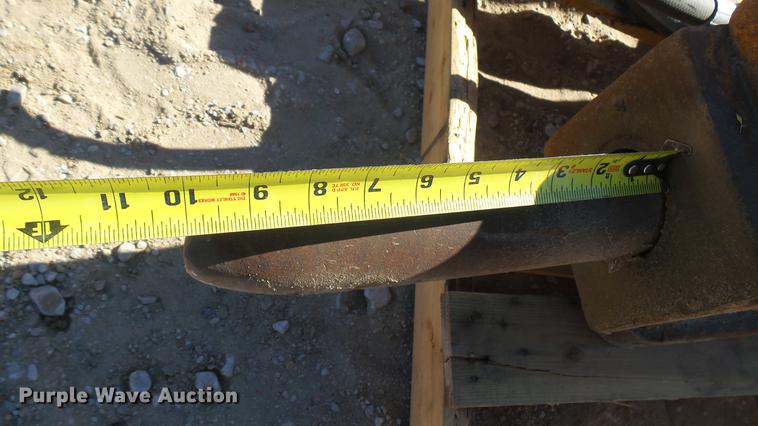 image for item ED9243 Bobcat 2560 breaker