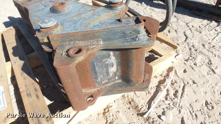 image for item ED9243 Bobcat 2560 breaker