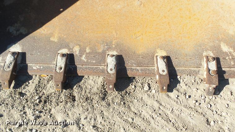 image for item ED9245 68" low profile skid steer bucket