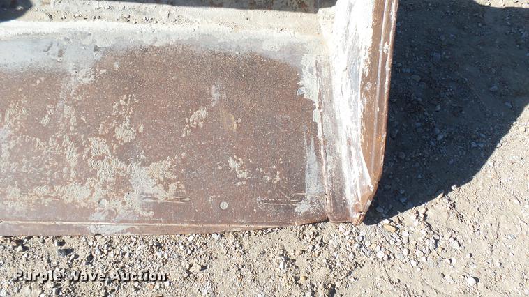 image for item ED9246 68"W skid steer bucket