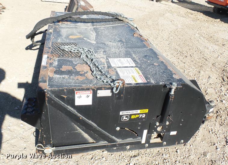 image for item ED9247 John Deere BP72 skid steer broom