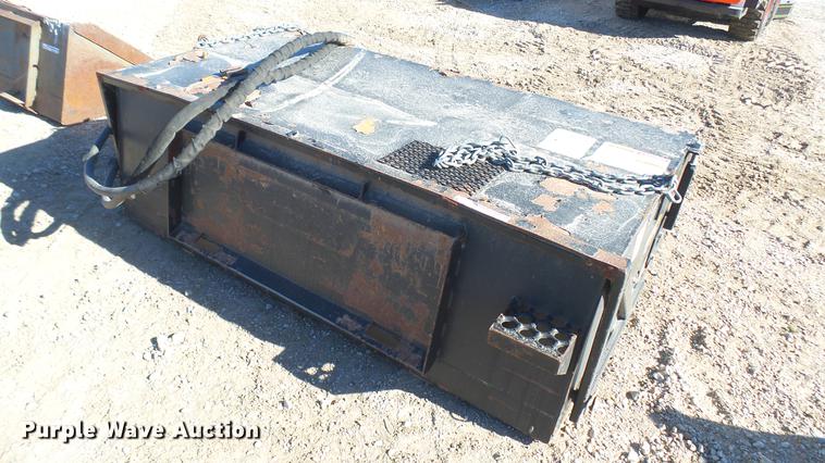 image for item ED9247 John Deere BP72 skid steer broom