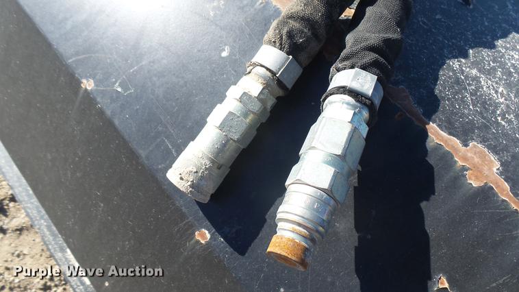 image for item ED9247 John Deere BP72 skid steer broom