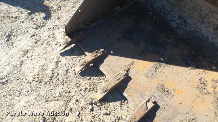 image for item ED9248 74"W skid steer bucket