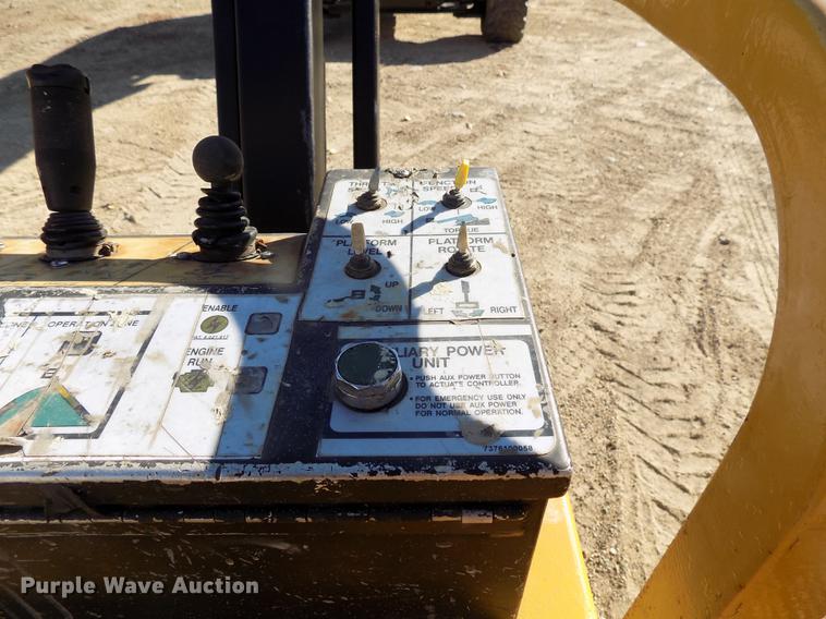 image for item EE9272 1999 Grove MZ72DXT boom lift