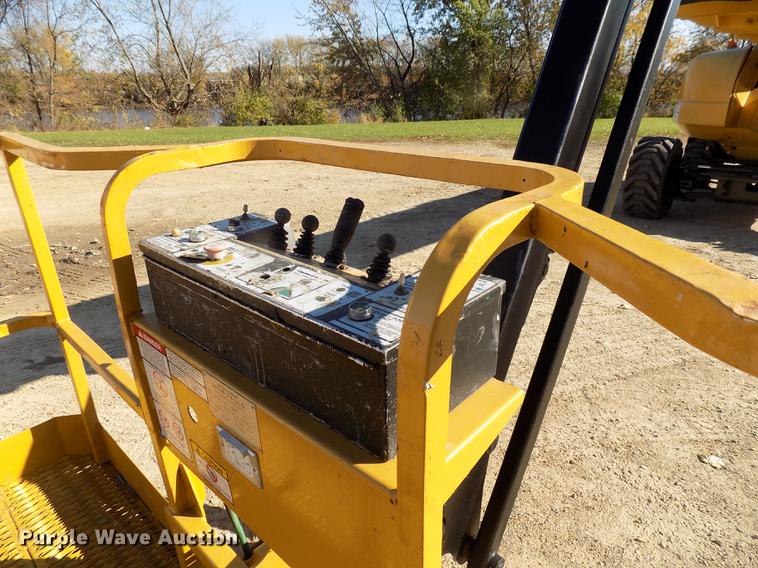 image for item EE9272 1999 Grove MZ72DXT boom lift