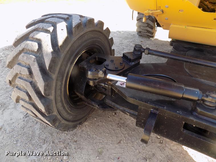 image for item EE9272 1999 Grove MZ72DXT boom lift