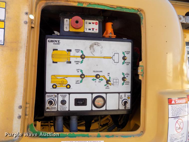 image for item EE9272 1999 Grove MZ72DXT boom lift