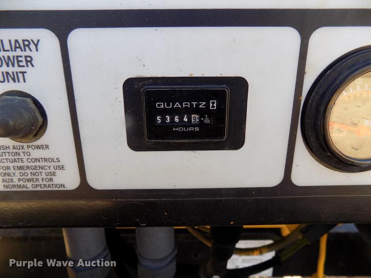 image for item EE9272 1999 Grove MZ72DXT boom lift