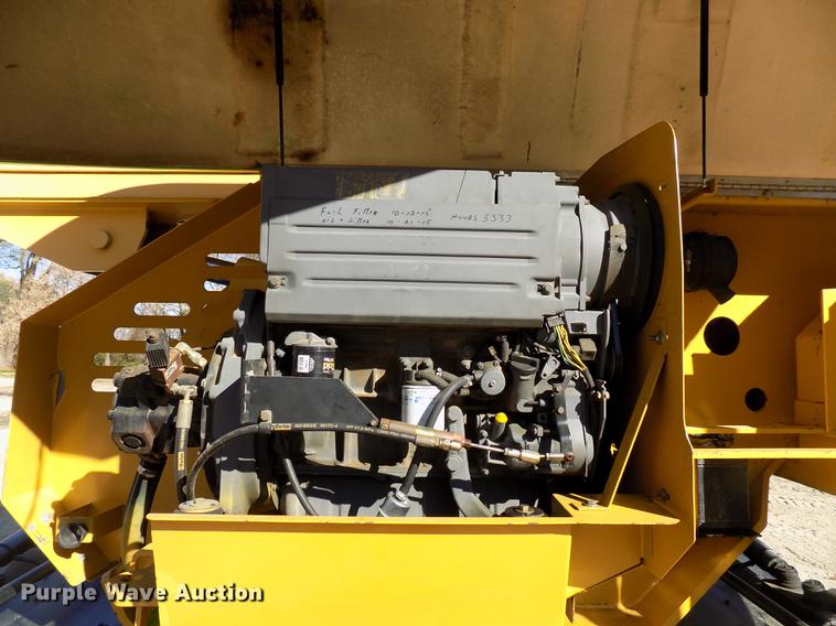 image for item EE9272 1999 Grove MZ72DXT boom lift